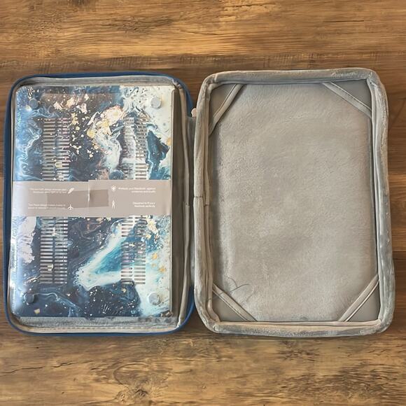 MacBook Air 13” 2010-2017 blue soft case with hardshell - Picture 2 of 5